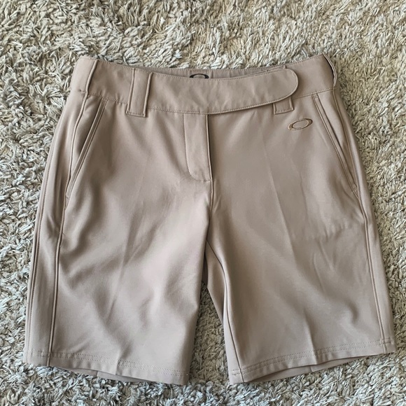 Oakley Pants - OAKLEY Golf Shorts Tan